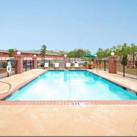 Comfort Suites Airport Luckney Exterior photo