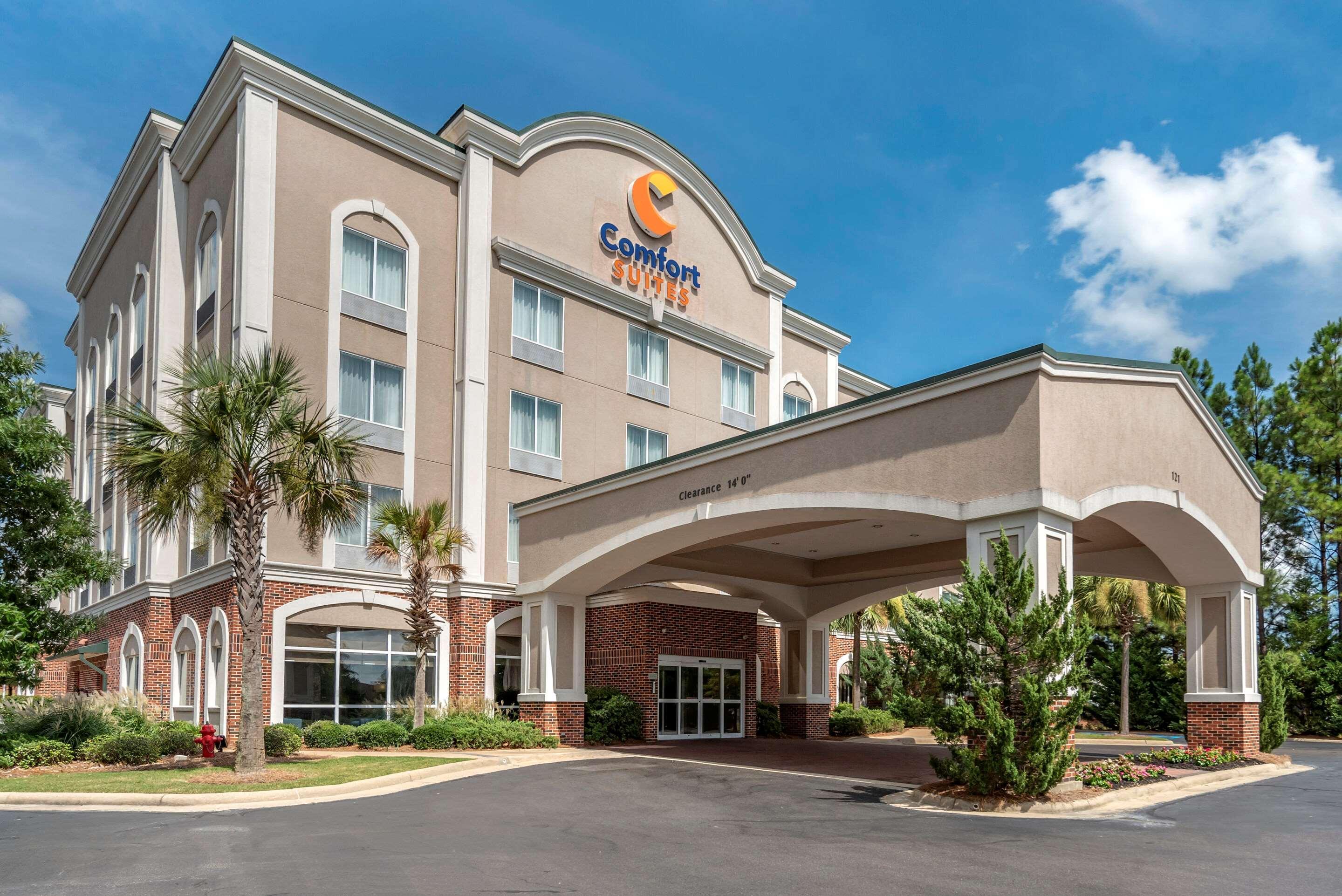Comfort Suites Airport Luckney Exterior photo
